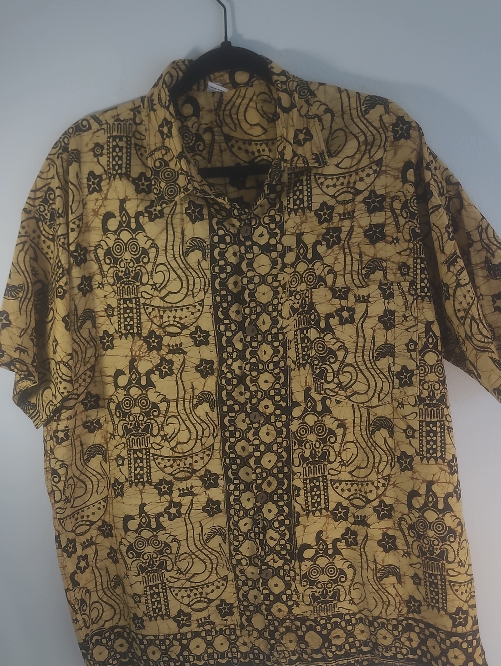 Unbranded  Batik Motif Men's Short-Sleeve Casual Button-Down Shirt Gold/Black